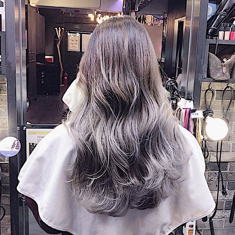 2018最流行的迷雾紫灰发色,潮人们都开始染了