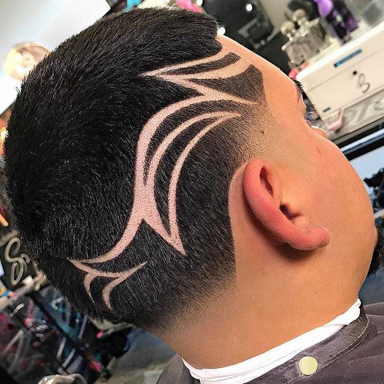 把纹身剪在头发上,这样的发型真有创意