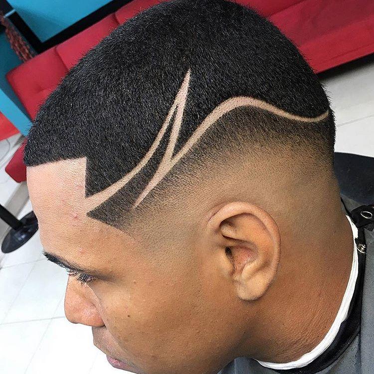 把纹身剪在头发上,这样的发型真有创意