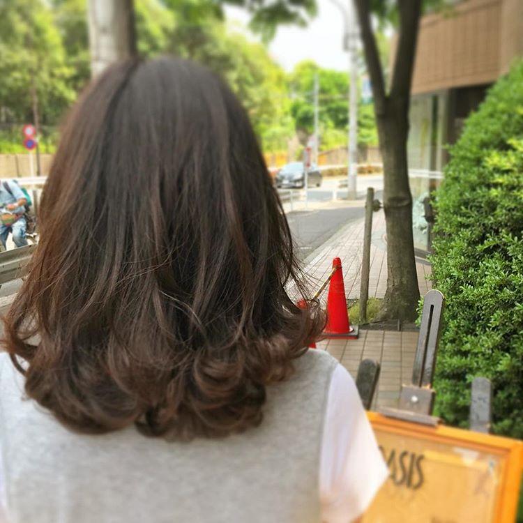 发尾卷一卷的发型今年最流行