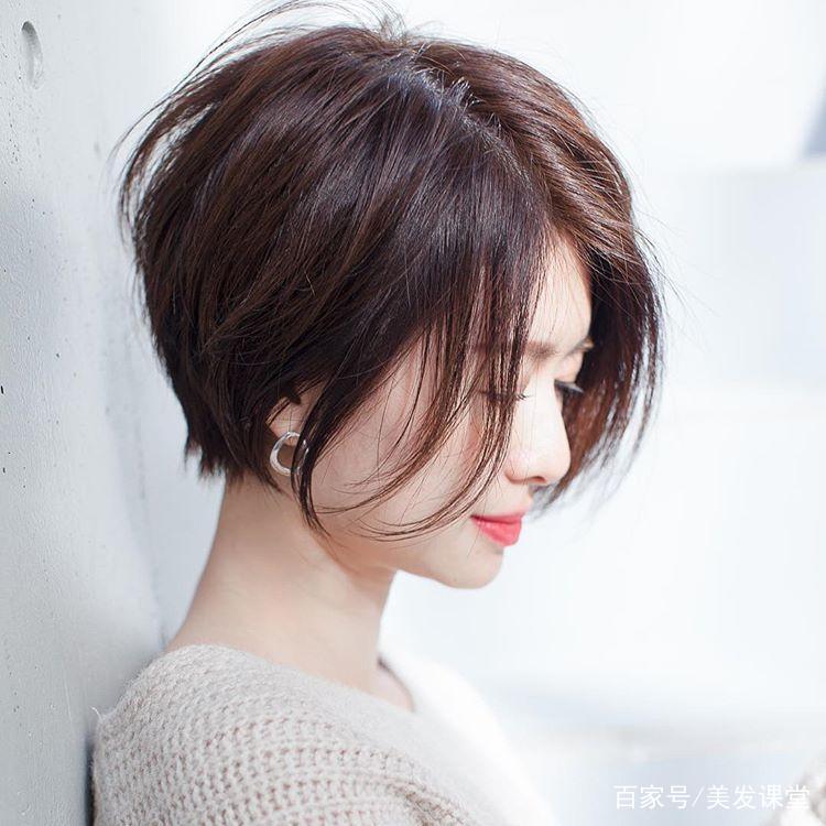 气质型空气感立体短发发型今年最火