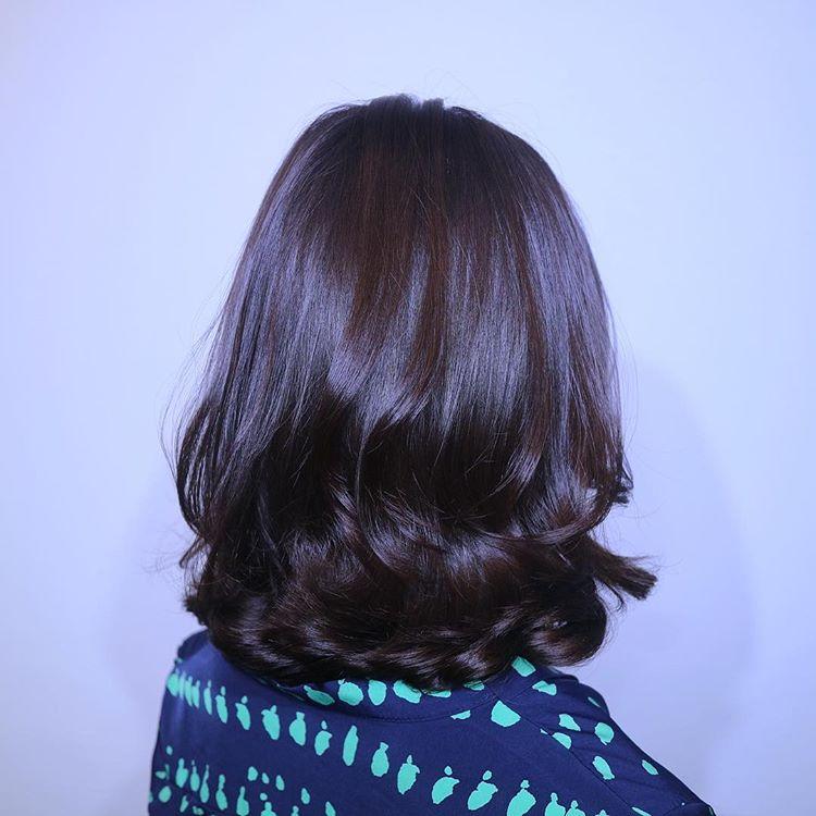 发尾卷一圈的发型今年最流行