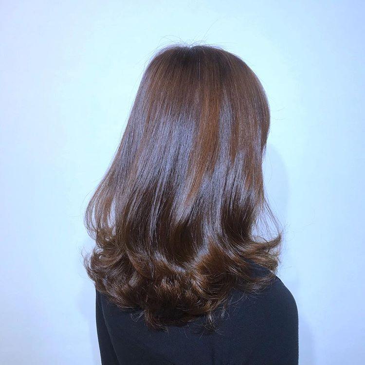 发尾卷一圈的发型今年最流行