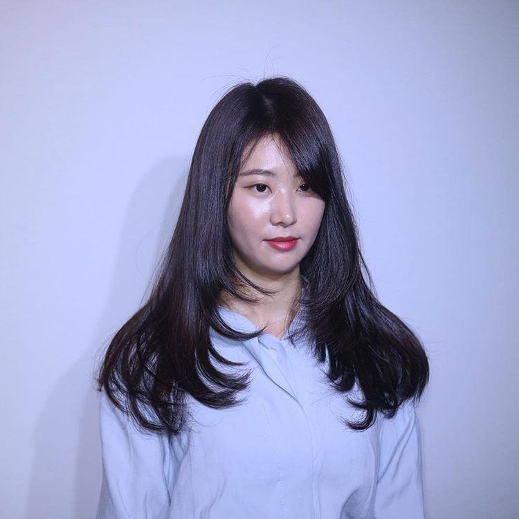 发尾卷一圈的发型今年最流行