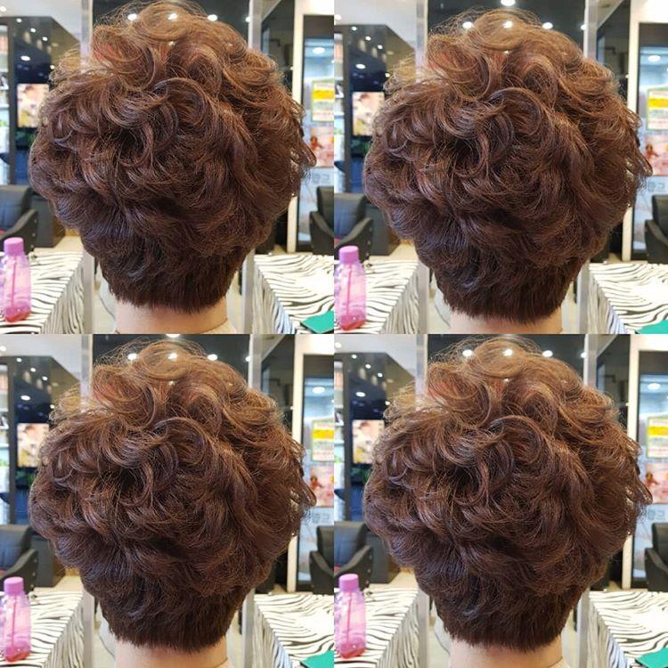 中年短发发型这样烫,雍容华贵!