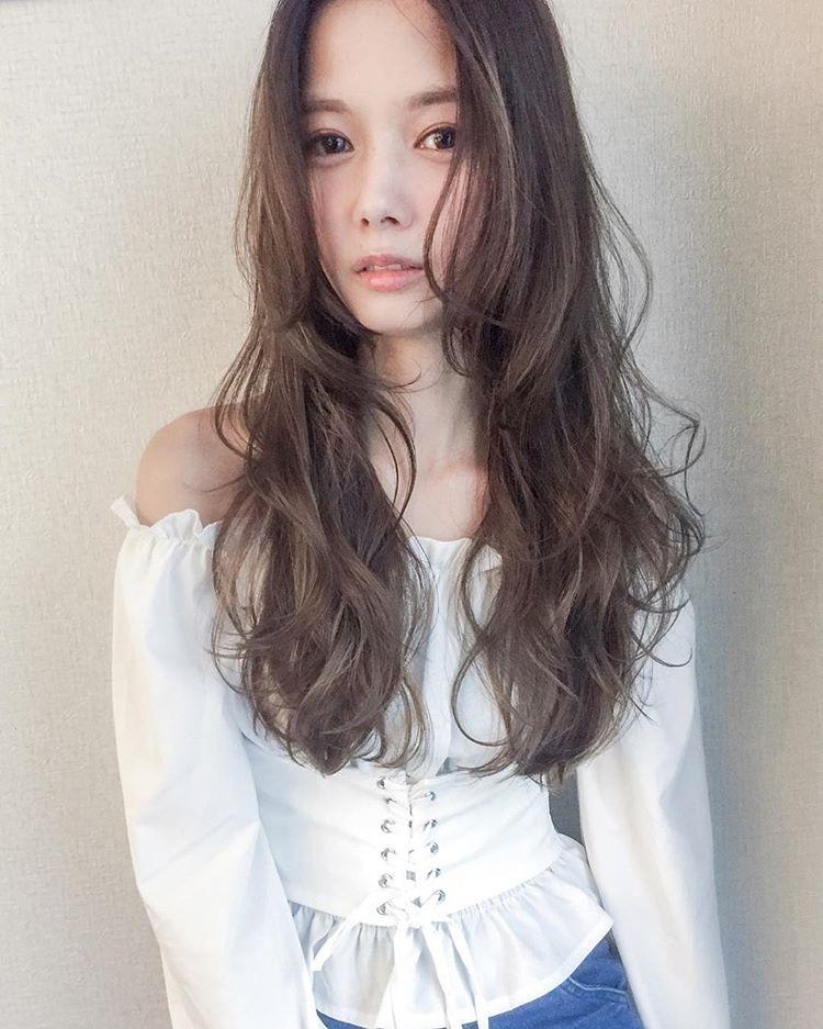 极具空气感的卷发发型女生的标配