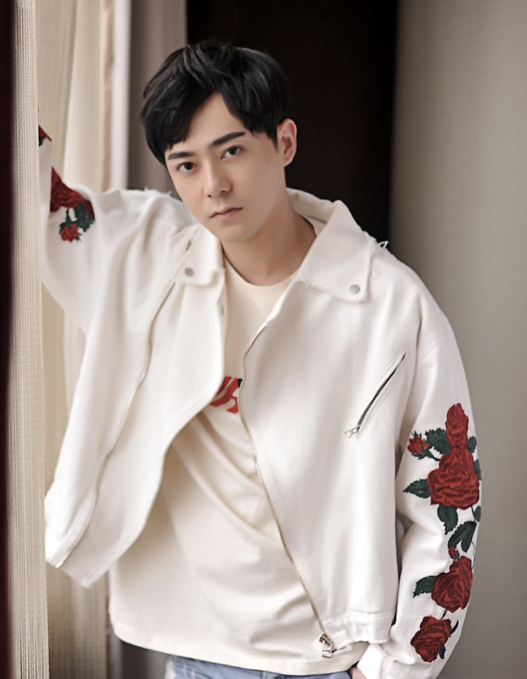 曲哲明早春写真文艺范 清爽又暖心