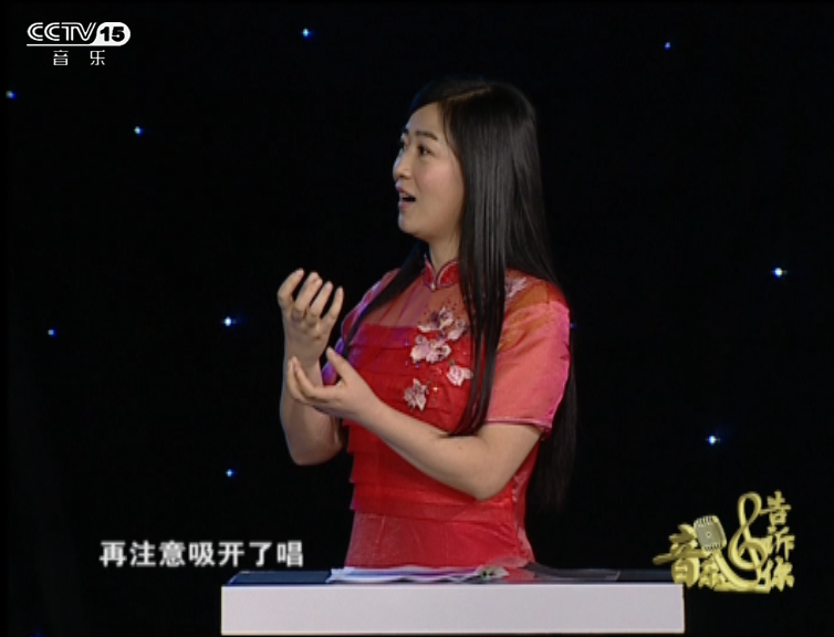 朱思思的代表作品有《北京胡同》《天边的骆驼》《醉花阴》《金娃儿》