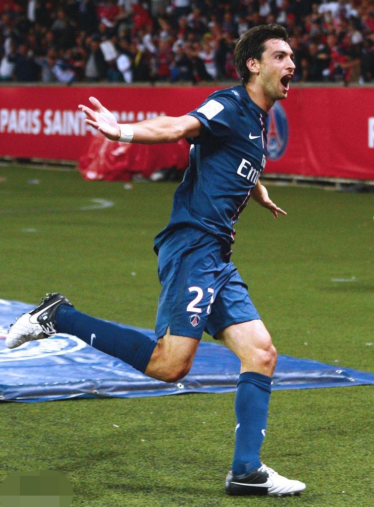 帕斯托雷已经看清事实,自暴自弃不能离开巴黎也无所谓