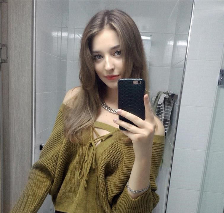 第一个:angelinadanilova,俄罗斯最美网红,中文名安吉丽娜·丹妮洛娃