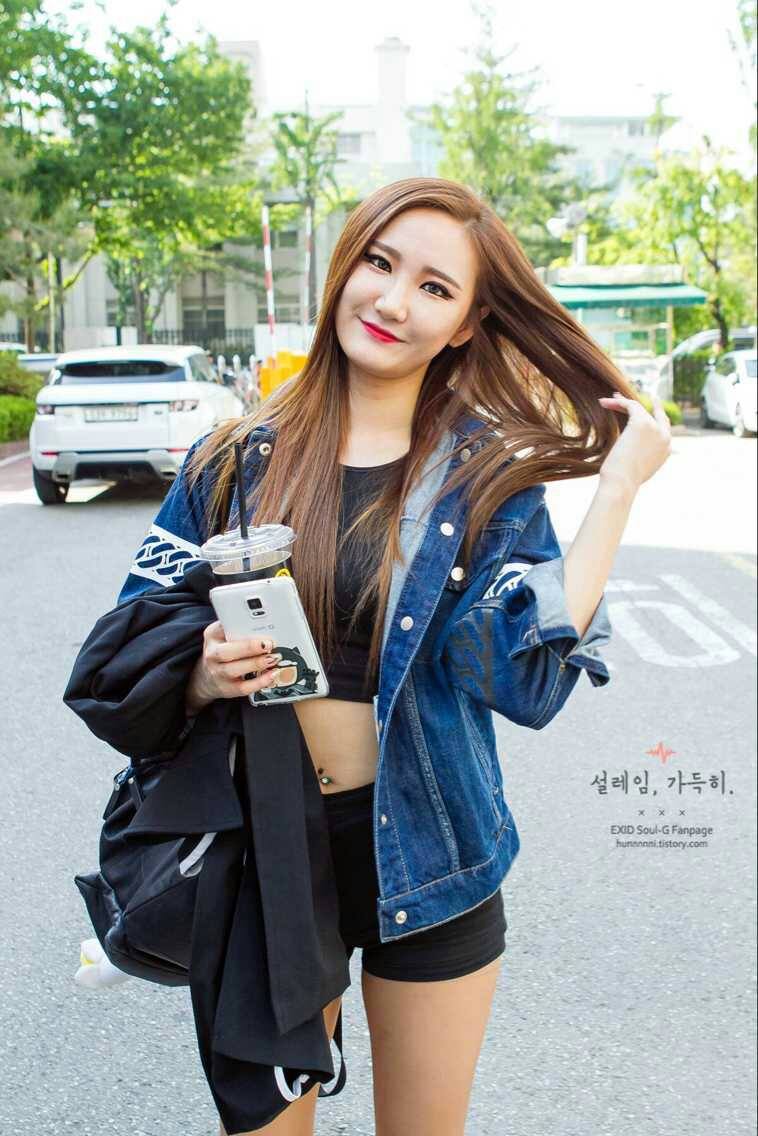 提到韩国女团第一时间会想到的女rapper 耍起帅来完全不输男生!