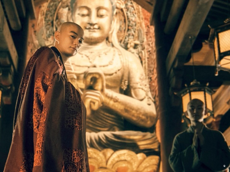 慢慢的,你会发现和尚空海也会和胡姬玉莲共舞胡旋,而白居易也不是一个