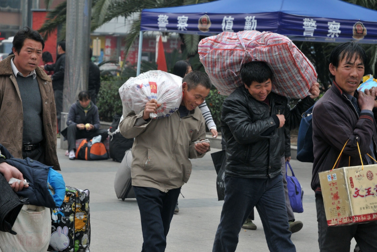 18年农民工如果不想再外出打工,可以在家乡做这5件事照样赚钱