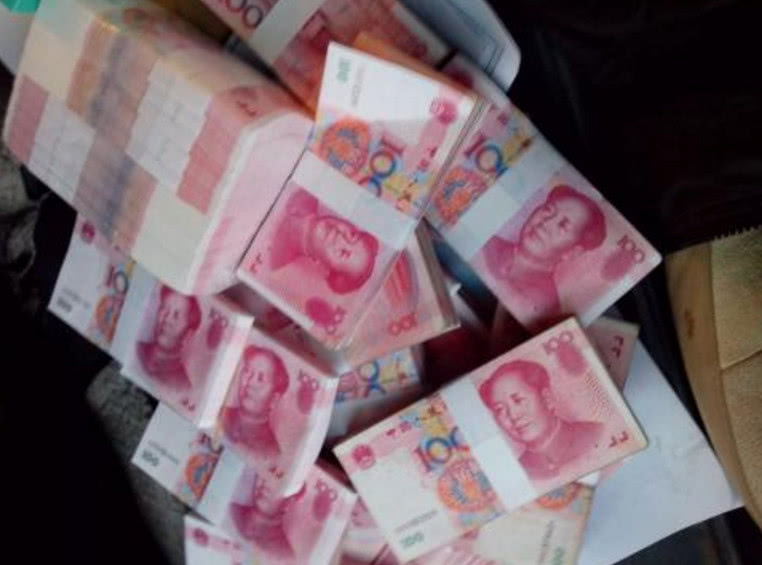 狗年最有潜力的三大生肖能赚得8位数家财这钱三代人都花不完