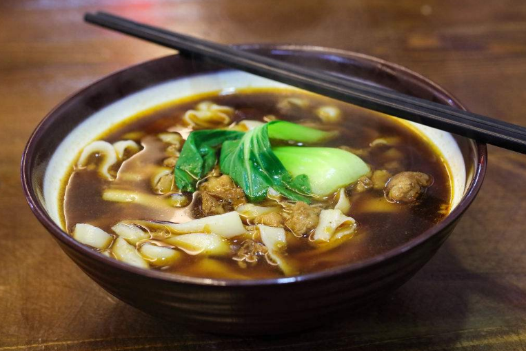 中国著名的五大面食你吃过吗?吃过三种以上的算你厉害!|面条|面食|担担面|烩面|刀削面_新浪新闻