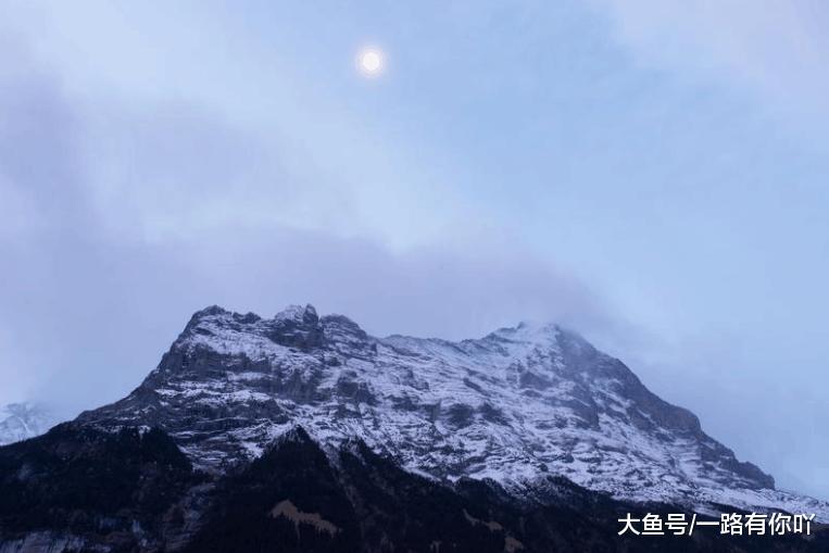 瑞士最美的山中小镇山的棱线美的让人颤抖