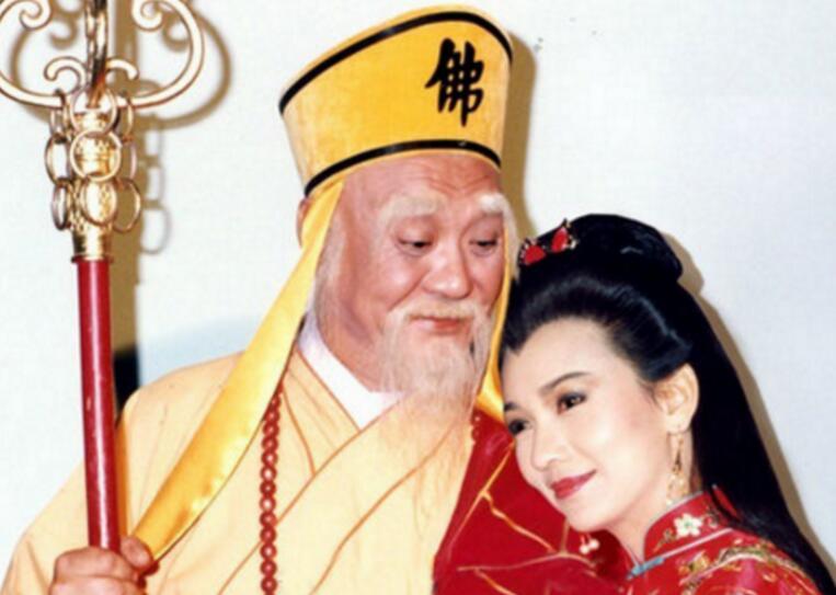 7张经典照片, 法海搂着白娘子, 雕兄摘下了面具, 周星驰牵黄圣依