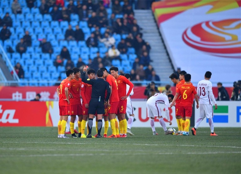 伊朗裁判法哈尼堪称中国足球最大克星 他让中