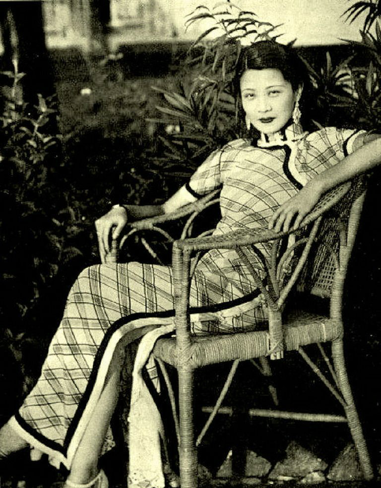 宋美龄去美国定居带99个箱子,99个箱子里一半都是旗袍