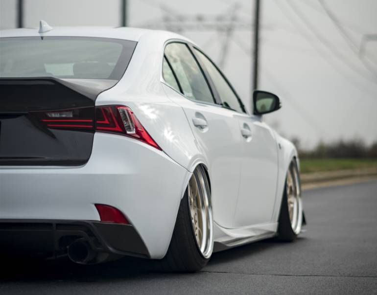 白白净净的雷克萨斯is200tfsport67改装