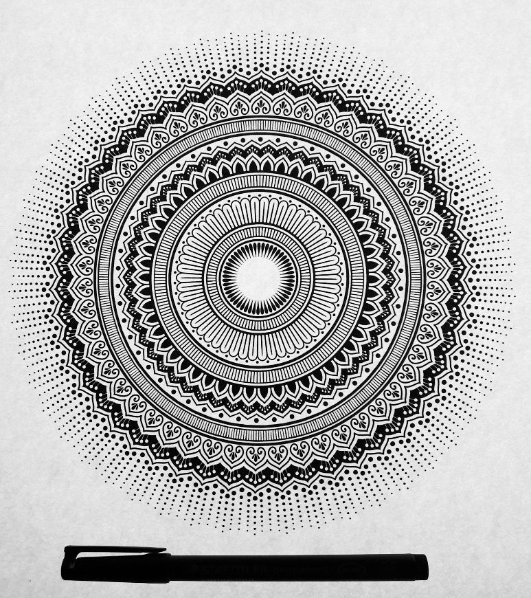 曼陀罗 禅绕画 黑白插画 黑白装饰画 我们得