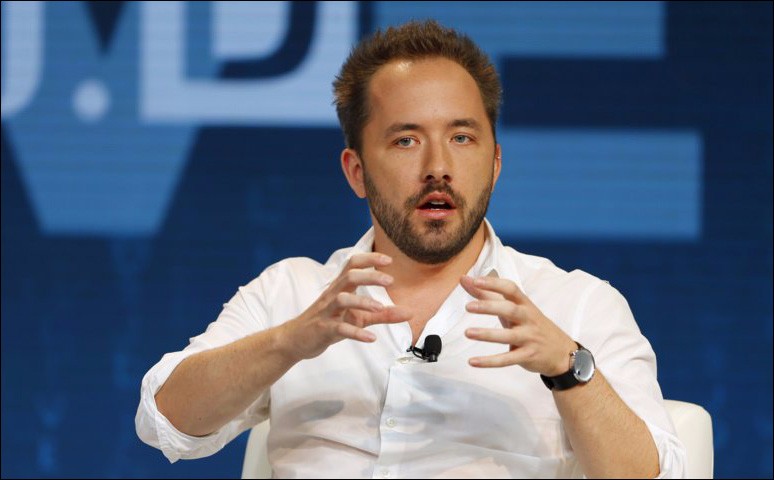 ceo德鲁·休斯顿(drew houston)和他的联合创始人阿什·费多斯(arash