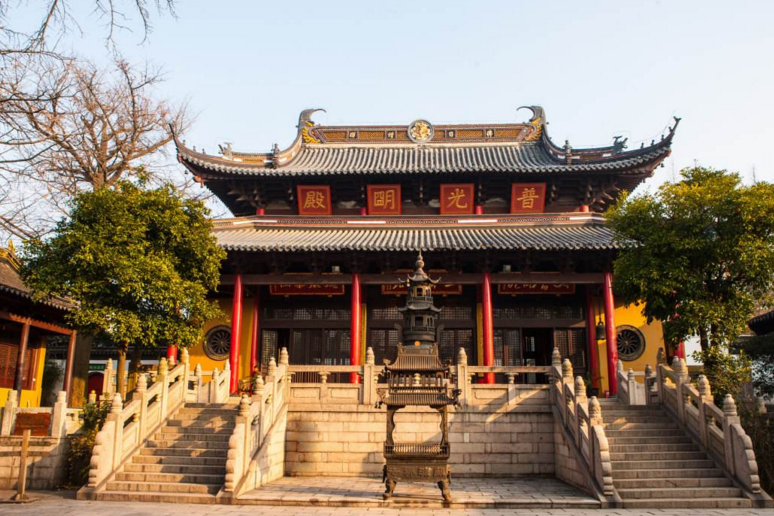 这里是世界上最危险最高最小的寺庙,人们都是用生命在烧香