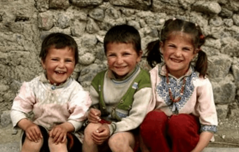 新疆最爱国的民族: 欧洲人长相, 自豪身为中国人