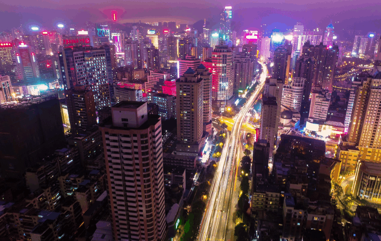 贵州贵阳市中心一栋大楼空置20余年, 坊间传闻有点瘆人