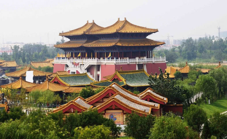 中国六大古都之一,河南省新兴副中心城市,中原城市群核心发展区城市.