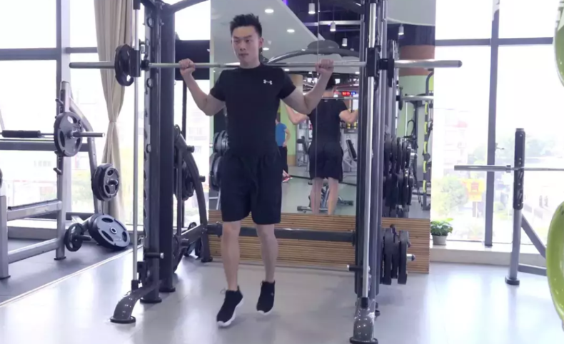 【动作教学】弓箭步:最实在的腿部训练