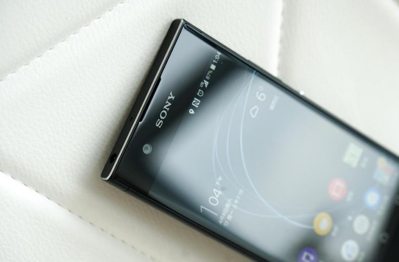 索粉欢呼,索尼6寸超窄边框手机曝光,就是漂亮!