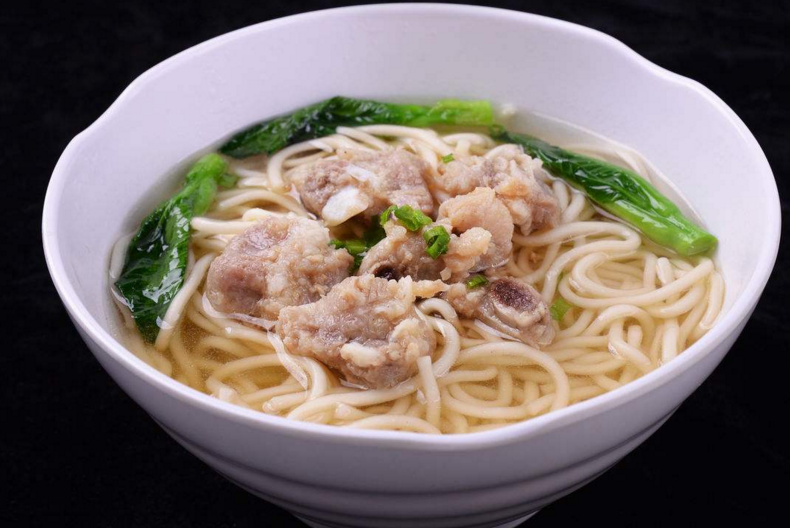 老汤面,汤面就是带汤的面条,繁忙的工作之余,享受正宗精致面条和各类