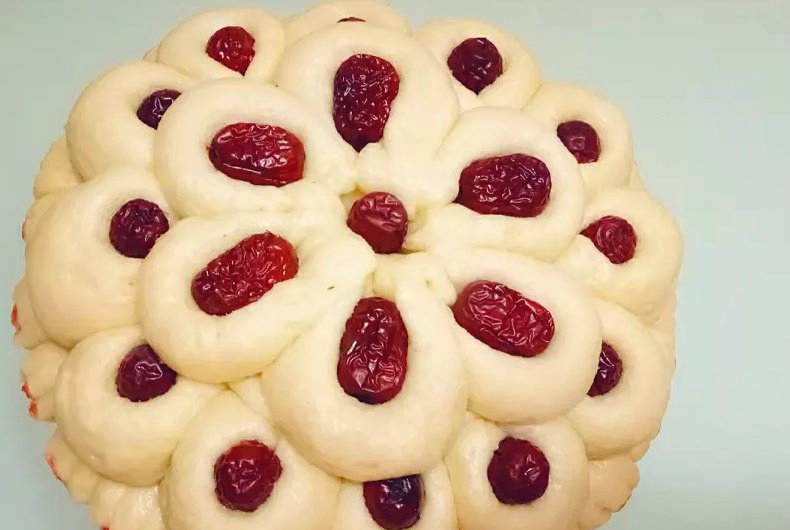 年味渐浓不妨动手做上这样一份年味十足又有美好寓意的枣馍