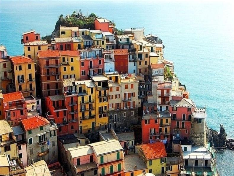 意大利最不安全的小镇,有葡萄园,梯田,色彩绚烂的房子