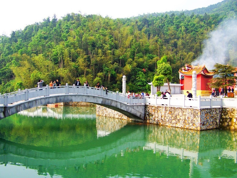 营业时间地址价格交通小贴士:湘山公园中有比较多的台阶,还是要穿舒适