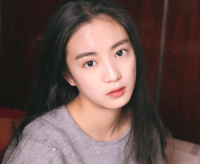 女生的这4个特征,绝对是耐看型,尤其第二个,侧脸比正脸好看