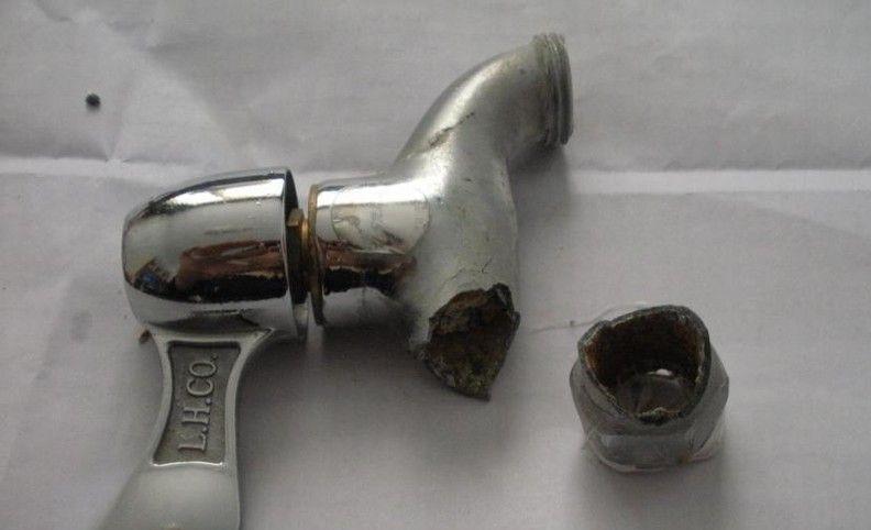 水龙头断在水管里面怎么办老师傅推荐的工具果然好用