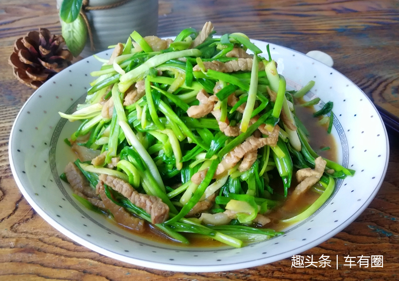 这道菜十分钟炒一盘,好吃又消积食,最适合上班族,简单实惠易学