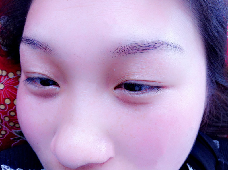 眉毛稀疏,形状看出一个人的性格和命运