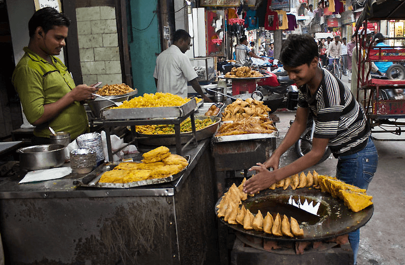 印度新德里街头小吃吸引俄罗斯游客, 香味在街头上随处可闻