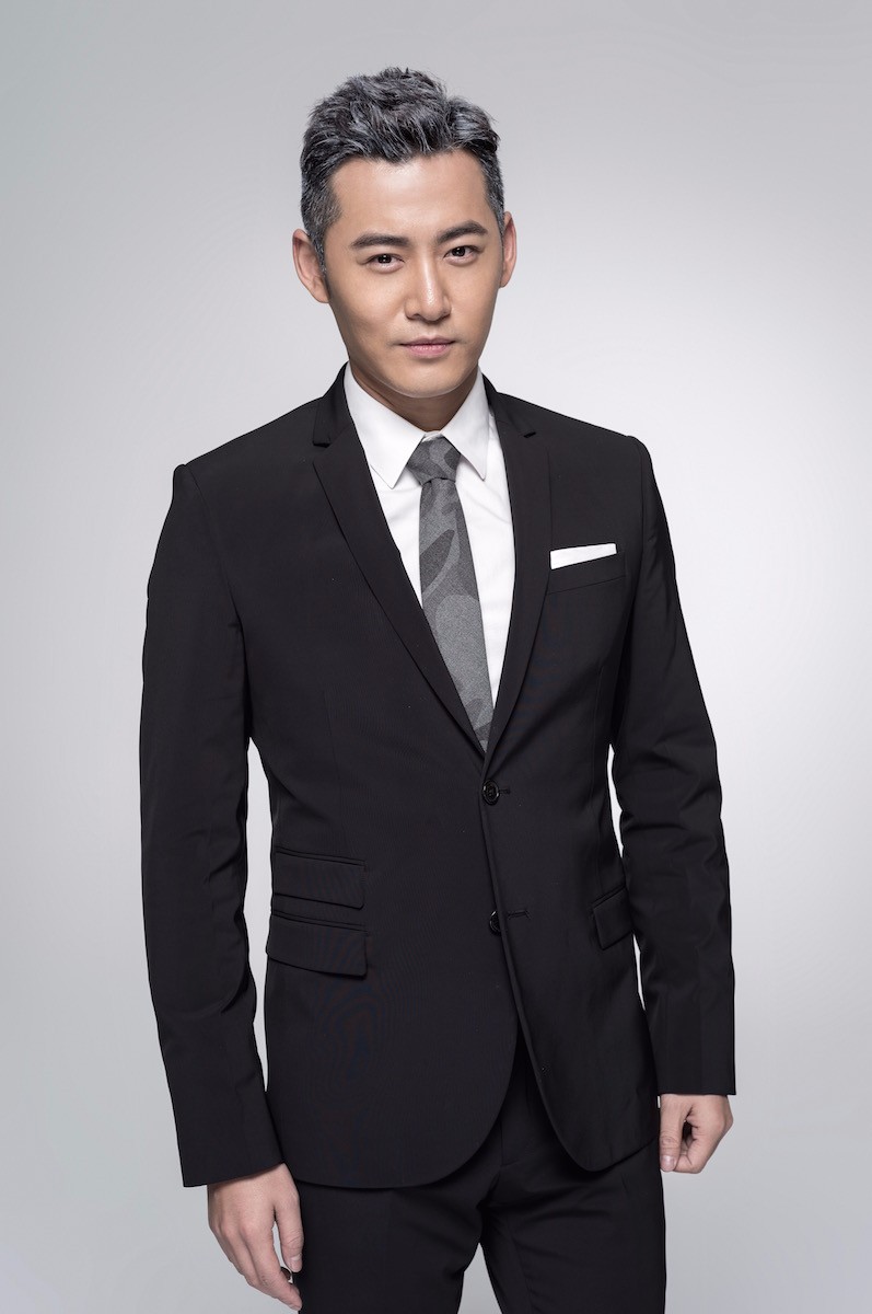 "老男孩"正当红 魏巍雅痞写真腔调十足