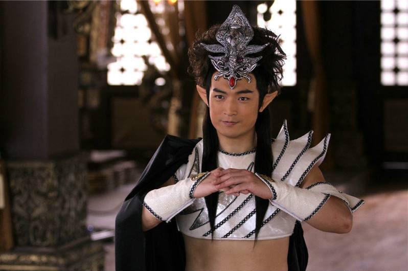在陈浩民版《封神榜》中,幼年的雷震子是由罗予奋扮演的,不过后来罗予