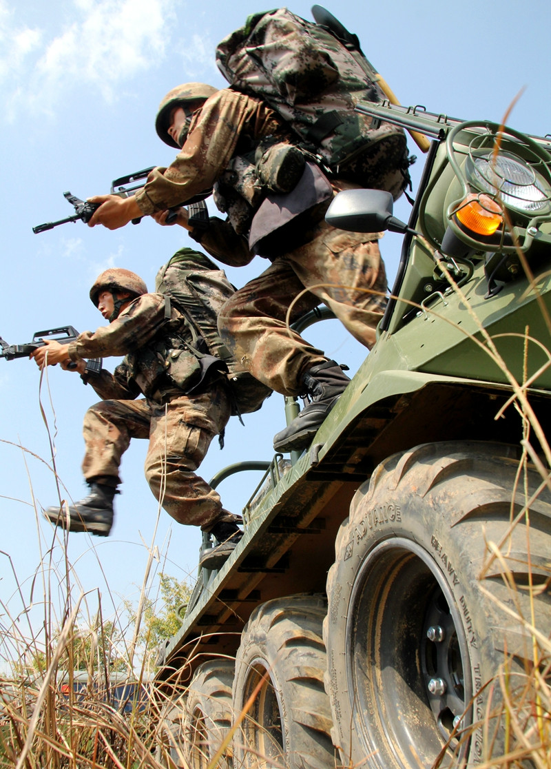 云岭深处,侦察兵上演我是特种兵_新浪看点