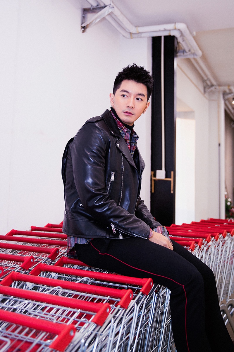 刘潮型男写真曝光 不羁随性酷帅十足