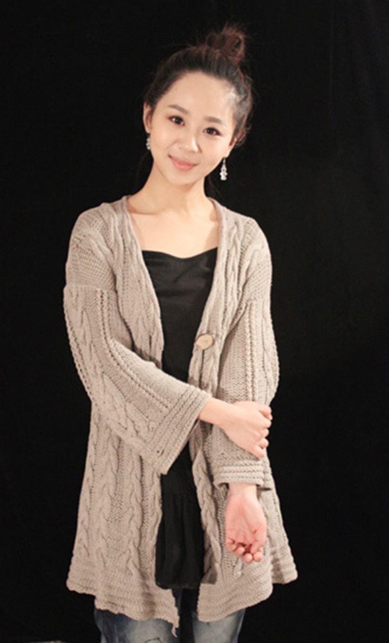 她让很多人羡慕,虽然年纪不大,却出演了30多部电影和电视剧