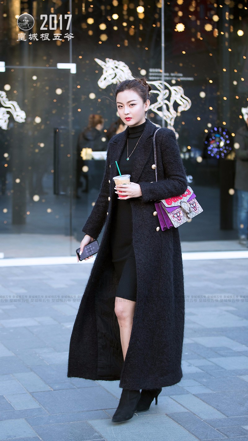 冬季北京街拍:穿着时髦的女孩 美女教你如何驾驭时尚