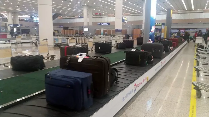 男子在飞机行李上写了这个,被人盯上,差点判死刑,千万要小心