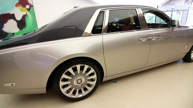 国内首台劳斯莱斯幻影到店, 内饰奢华到掉渣, 可惜钥匙是遗憾