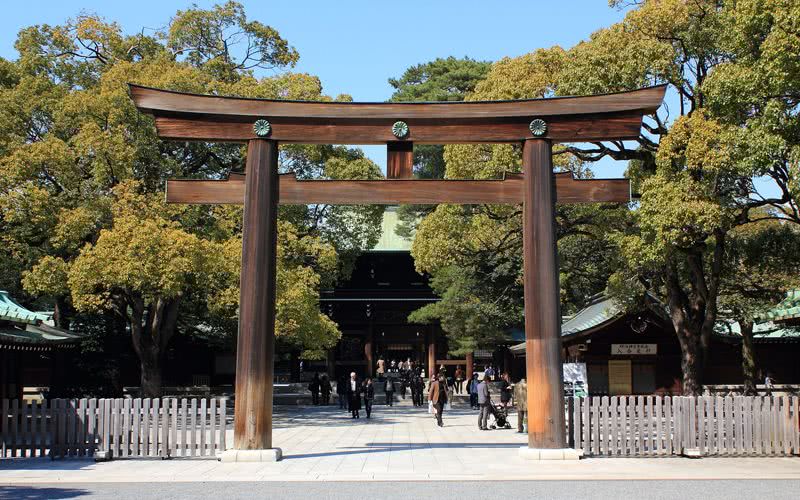我把天空树和日本各大神社连起来发现它竟然是一条直线